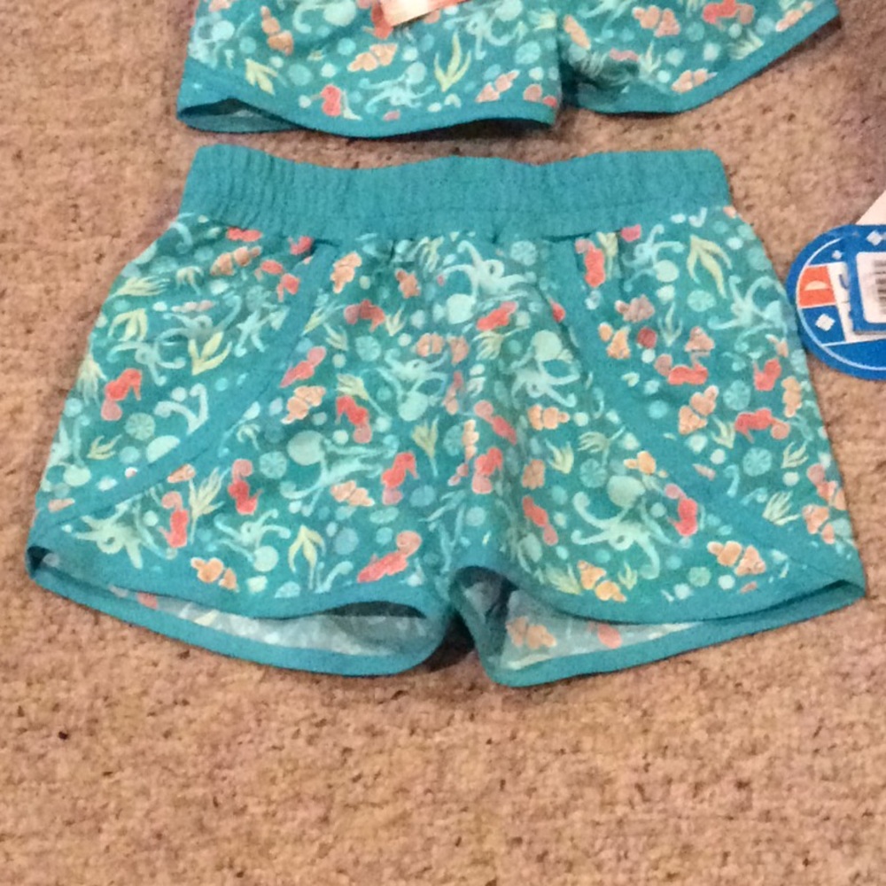 Columbia, Omni shade UPF 30 shorts